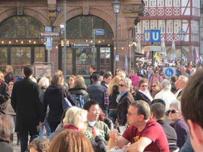 sommer  menschen in der stadt